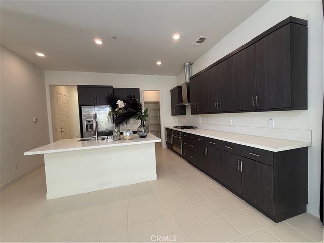 802 Beacon, Irvine, CA 92618