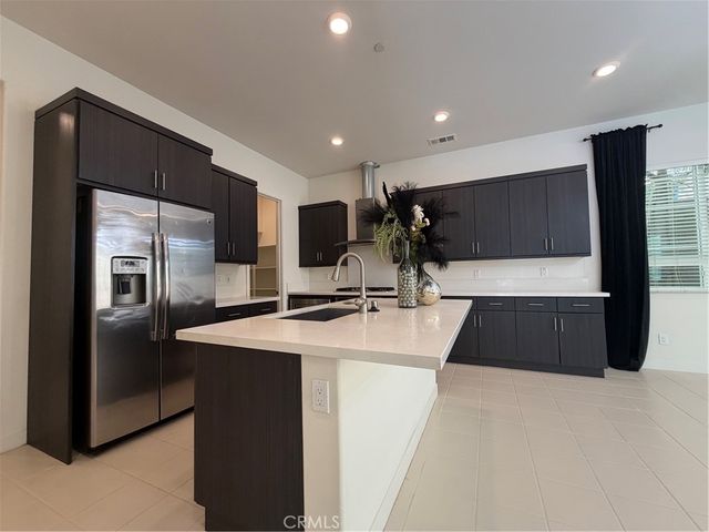 802 Beacon, Irvine, CA 92618