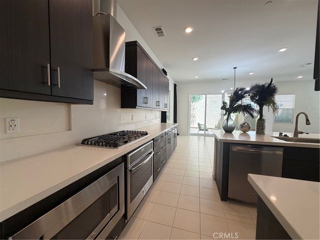 802 Beacon, Irvine, CA 92618