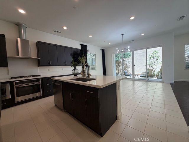802 Beacon, Irvine, CA 92618