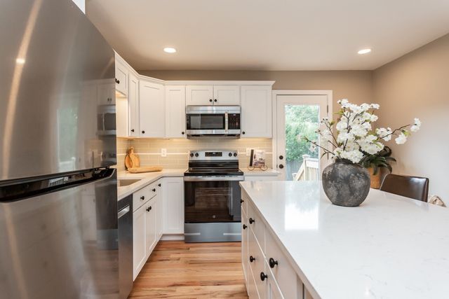 279 Caroline St, New Bedford, MA 02740