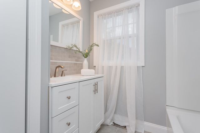 279 Caroline St, New Bedford, MA 02740