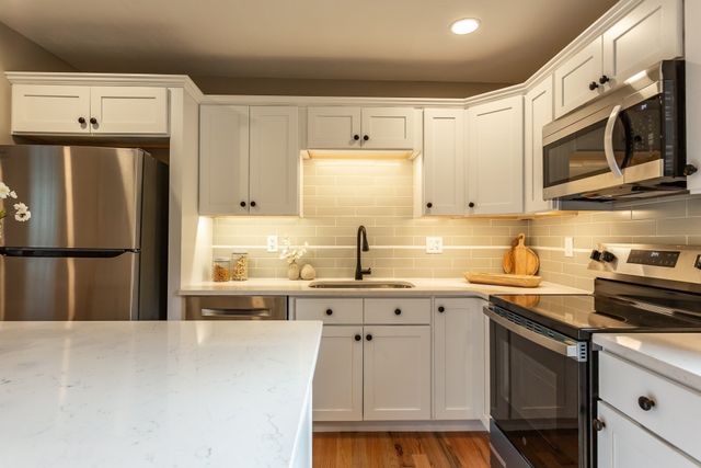 279 Caroline St, New Bedford, MA 02740