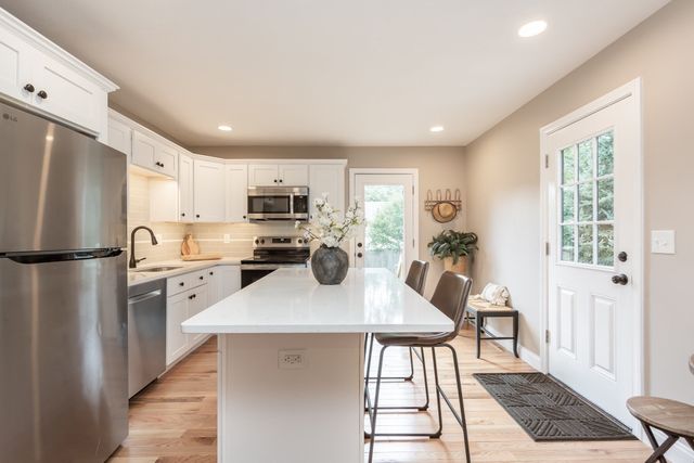 279 Caroline St, New Bedford, MA 02740