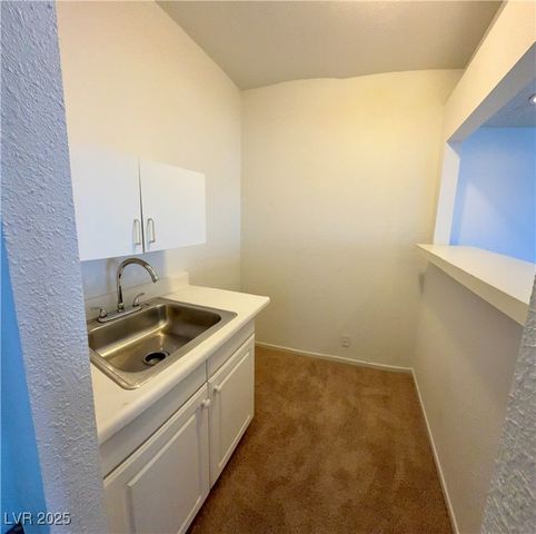 913 Bonita Avenue, Las Vegas, NV 89104