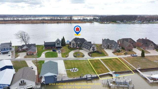 501 Lathrop Avenue, Algonac, MI 48001