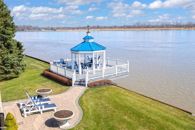 501 Lathrop Avenue, Algonac, MI 48001