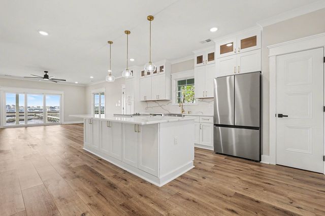 600 Elizabeth Dr., Murrells Inlet, SC 29576