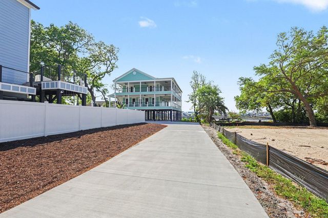 600 Elizabeth Dr., Murrells Inlet, SC 29576