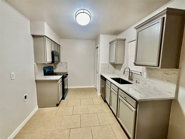 809 Cielo Vista Drive, Grand Prairie, TX 75052