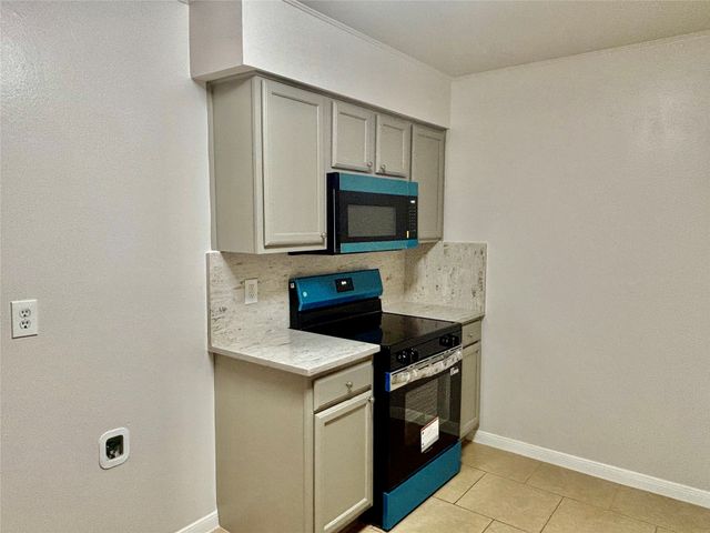 809 Cielo Vista Drive, Grand Prairie, TX 75052