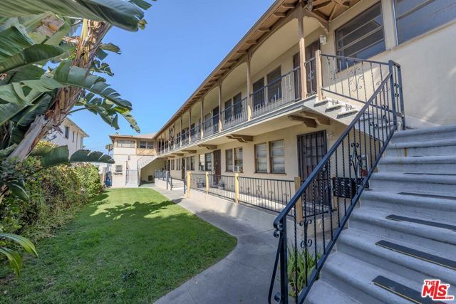 3821 Lockland Drive, Los Angeles, CA 90008