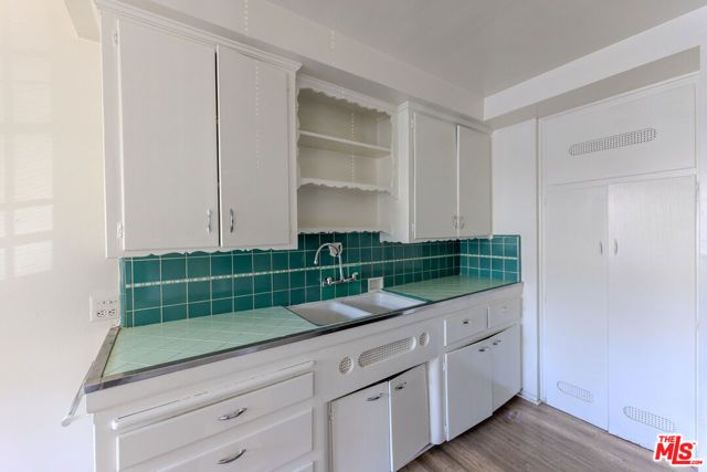 3821 Lockland Drive, Los Angeles, CA 90008