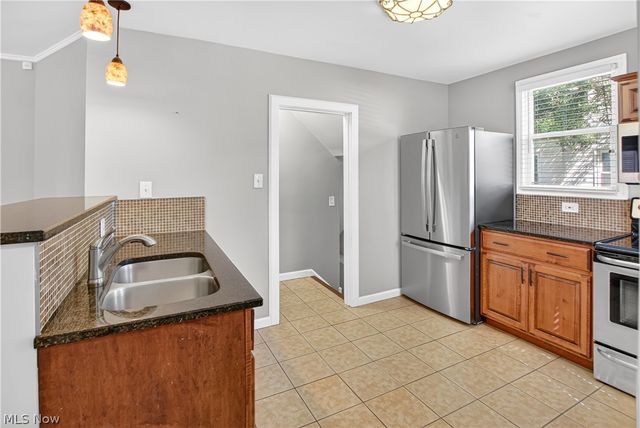 2649 Lakeview Avenue, Rocky River, OH 44116