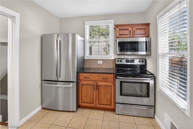 2649 Lakeview Avenue, Rocky River, OH 44116