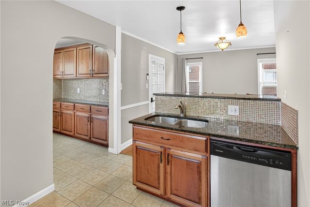 2649 Lakeview Avenue, Rocky River, OH 44116