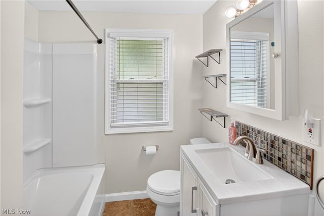 2649 Lakeview Avenue, Rocky River, OH 44116