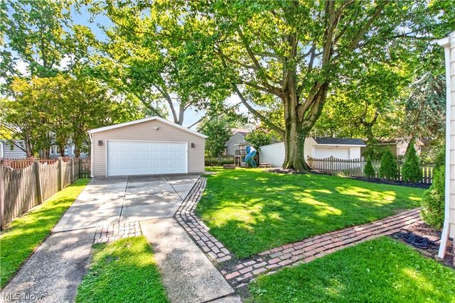 2649 Lakeview Avenue, Rocky River, OH 44116