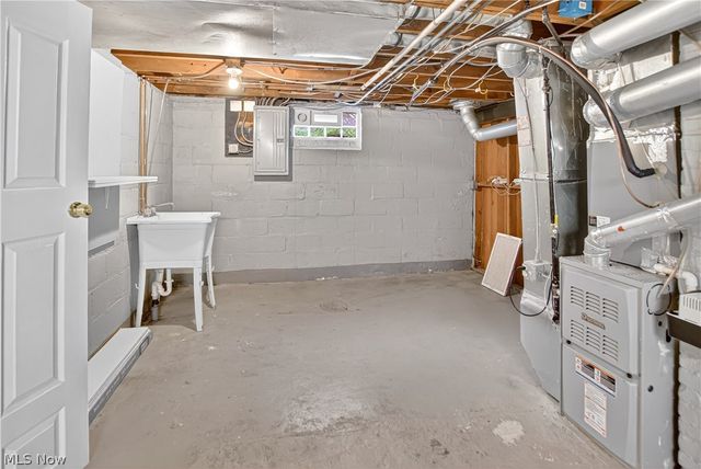 2649 Lakeview Avenue, Rocky River, OH 44116