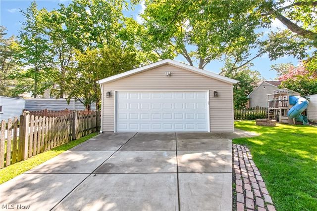 2649 Lakeview Avenue, Rocky River, OH 44116