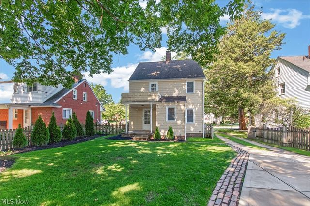 2649 Lakeview Avenue, Rocky River, OH 44116