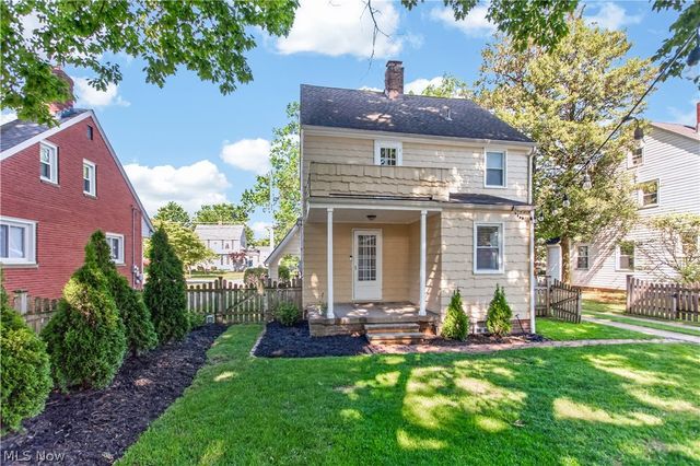 2649 Lakeview Avenue, Rocky River, OH 44116