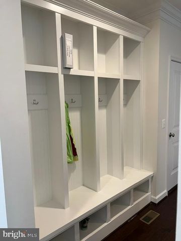 1405 LAFAYETTE DR, Alexandria, VA 22308