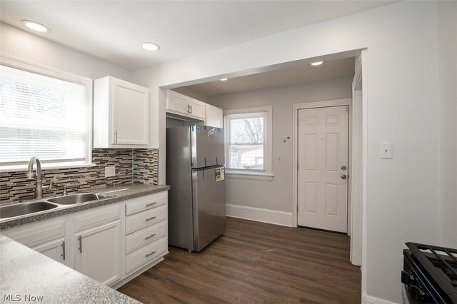 826 Dover Avenue, Akron, OH 44320