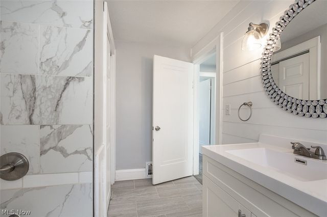 826 Dover Avenue, Akron, OH 44320