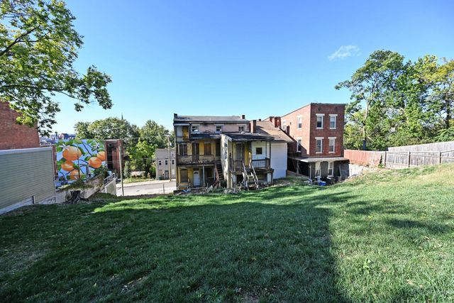 64 E Clifton Avenue, Cincinnati, OH 45202