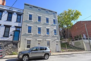 64 E Clifton Avenue, Cincinnati, OH 45202