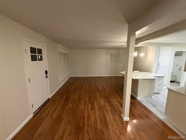 26144 Tawas Street, Madison Heights, MI 48071