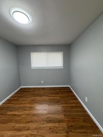 26144 Tawas Street, Madison Heights, MI 48071