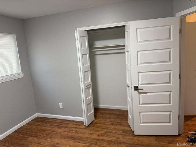 26144 Tawas Street, Madison Heights, MI 48071