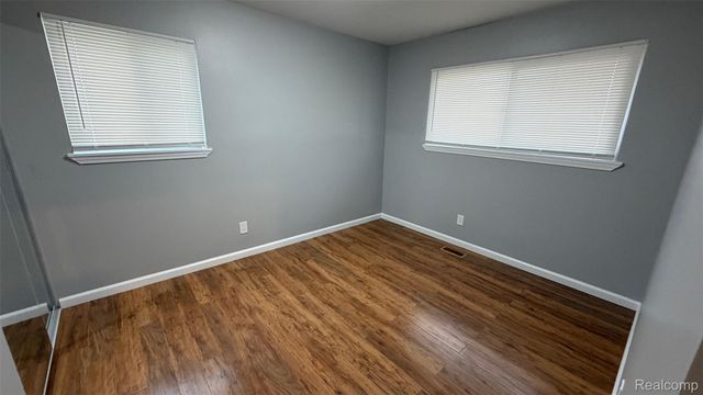 26144 Tawas Street, Madison Heights, MI 48071