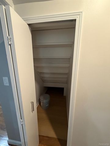 26144 Tawas Street, Madison Heights, MI 48071