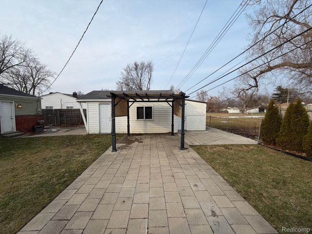 26144 Tawas Street, Madison Heights, MI 48071
