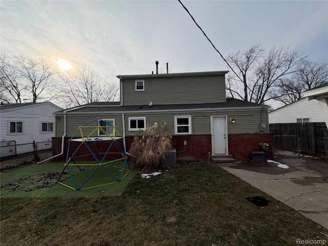 26144 Tawas Street, Madison Heights, MI 48071