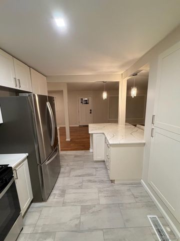 26144 Tawas Street, Madison Heights, MI 48071