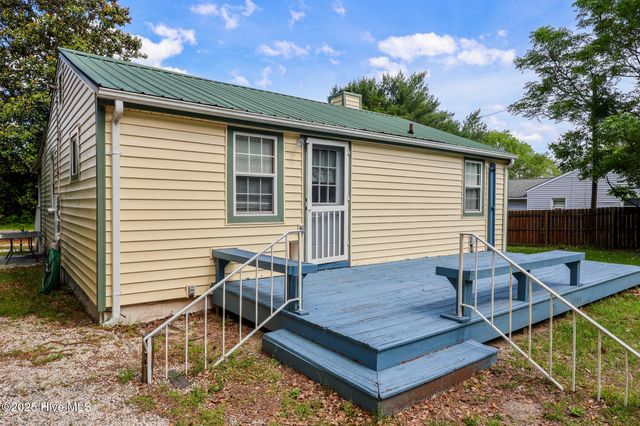 178 Stanley Street, West End, NC 27376