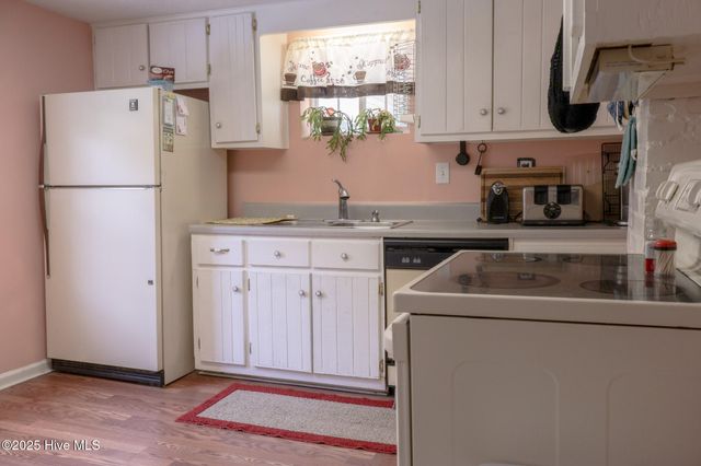 178 Stanley Street, West End, NC 27376