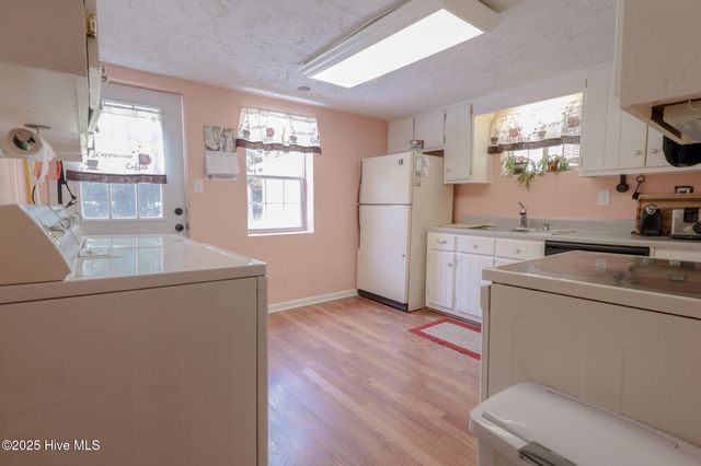178 Stanley Street, West End, NC 27376