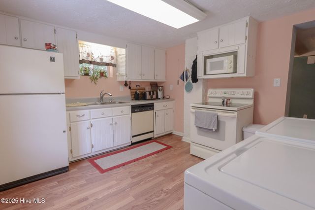 178 Stanley Street, West End, NC 27376