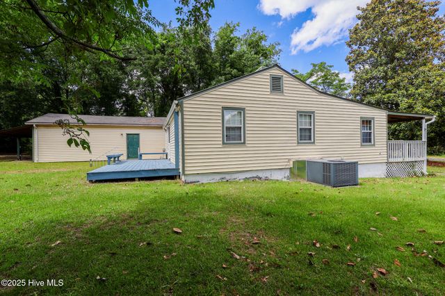 178 Stanley Street, West End, NC 27376
