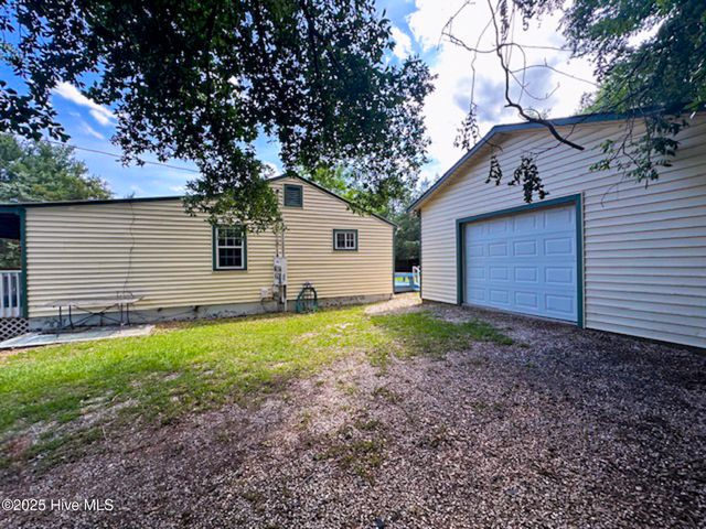 178 Stanley Street, West End, NC 27376