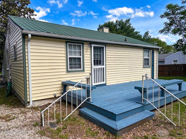 178 Stanley Street, West End, NC 27376