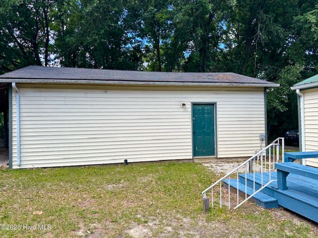 178 Stanley Street, West End, NC 27376