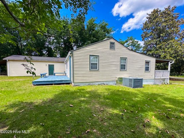 178 Stanley Street, West End, NC 27376