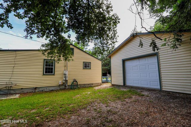 178 Stanley Street, West End, NC 27376