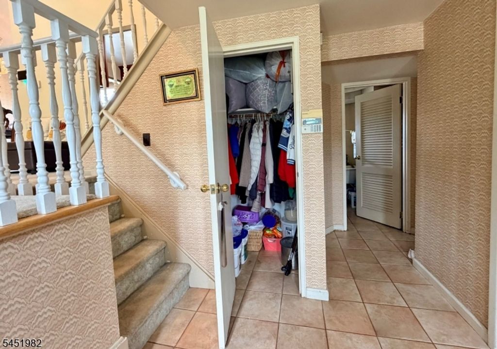 114 Sandra Dr, Totowa Boro, NJ 07512 — photo 4